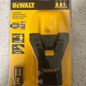NEW DEWALT DW0150 1.5 inch Stud Finder
